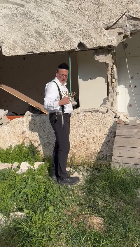 LIGHT IN KFAR GAZA